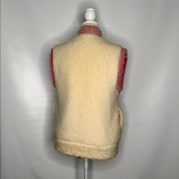Tundra wool and sherpa extra warm vest. - Picture 8 of 10